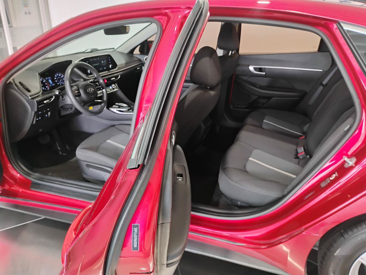 Used 2021 Hyundai Sonata SE FWD image 30