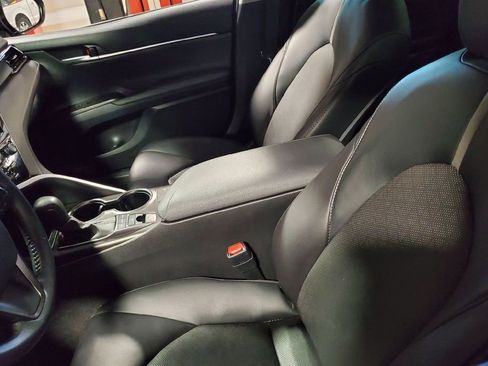 Used 2024 Toyota Camry XSE FWD image 10