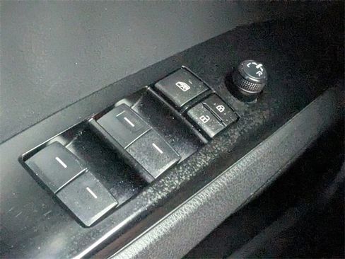 Used 2025 Toyota Camry SE image 23