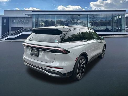 New 2026 Lincoln Nautilus Reserve w/ Jet Appearance Package AWD/4WD image 7