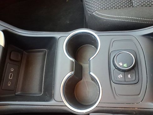 Used 2023 GMC Terrain SLE image 12