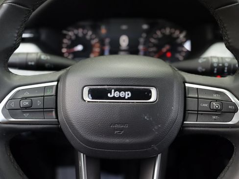 Used 2024 Jeep Compass Latitude AWD/4WD image 10