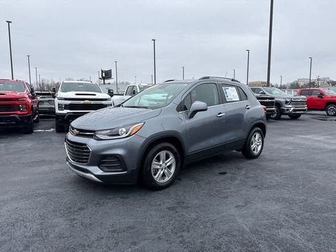 Used 2019 Chevrolet Trax LT w/ LT Convenience Package FWD image 7