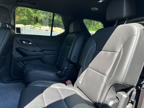 Used 2023 Chevrolet Traverse LT w/ LPO, Floor Liner Package AWD/4WD image 9