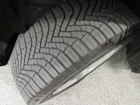 Used 2023 Toyota RAV4 LE AWD/4WD image 17