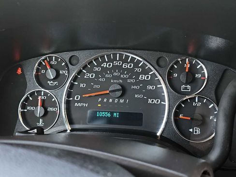 Used 2024 GMC Savana 2500 w/ Driver Convenience Package RWD image 21
