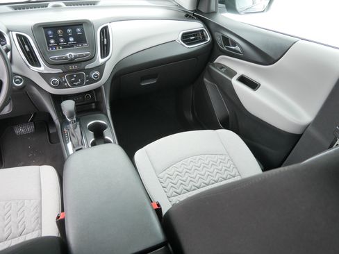 Used 2024 Chevrolet Equinox LS image 11