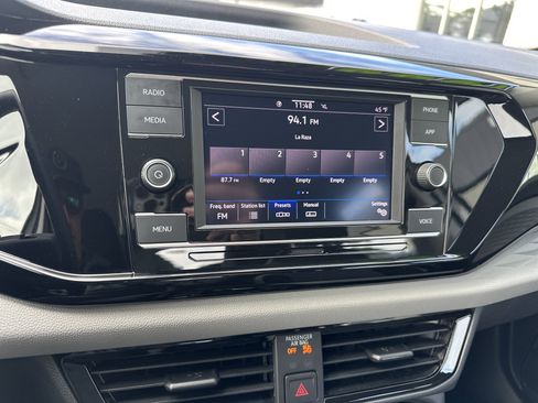 Used 2024 Volkswagen Taos S image 17