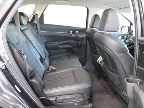 Used 2025 Kia Sorento S FWD image 18