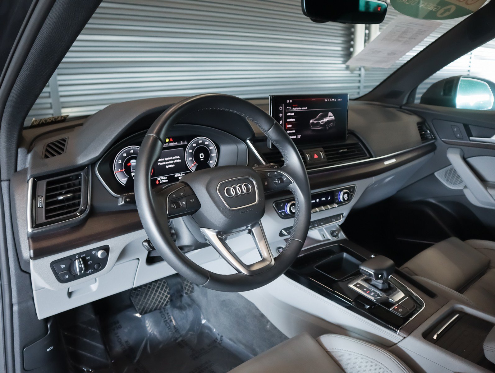Used 2023 Audi Q5 2.0T Prestige w/ Prestige Package AWD/4WD image 16