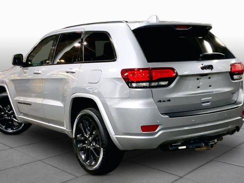 Used 2020 Jeep Grand Cherokee Altitude AWD/4WD image 12