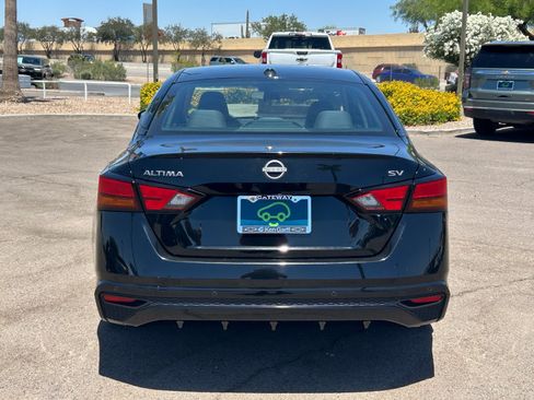 Used 2024 Nissan Altima 2.5 SV FWD image 4