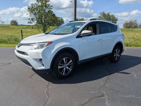 Used 2017 Toyota RAV4 XLE FWD image 8