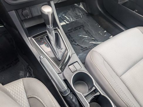 Used 2016 Toyota Corolla LE FWD image 19