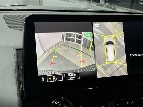 Used 2024 Nissan Armada SL w/ Captain's Chairs Package image 8