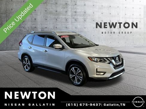 Used 2019 Nissan Rogue SV w/ Sun & Sound Touring Package FWD image 1