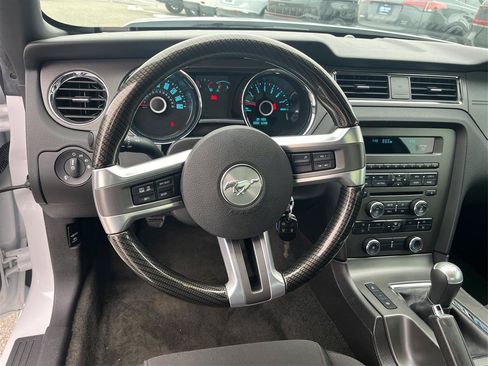 Used 2014 Ford Mustang GT RWD image 17