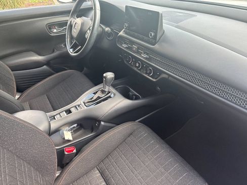 Used 2024 Honda HR-V Sport image 17