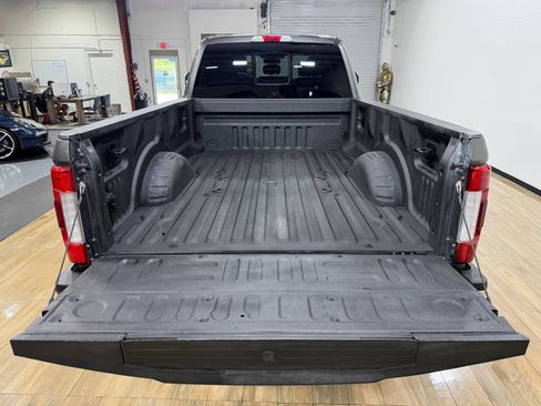 Used 2019 Ford F250 Lariat w/ Lariat Ultimate Package AWD/4WD image 8