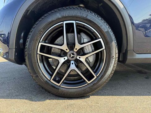 Used 2019 Mercedes-Benz GLC 300 4MATIC w/ AMG Line image 9