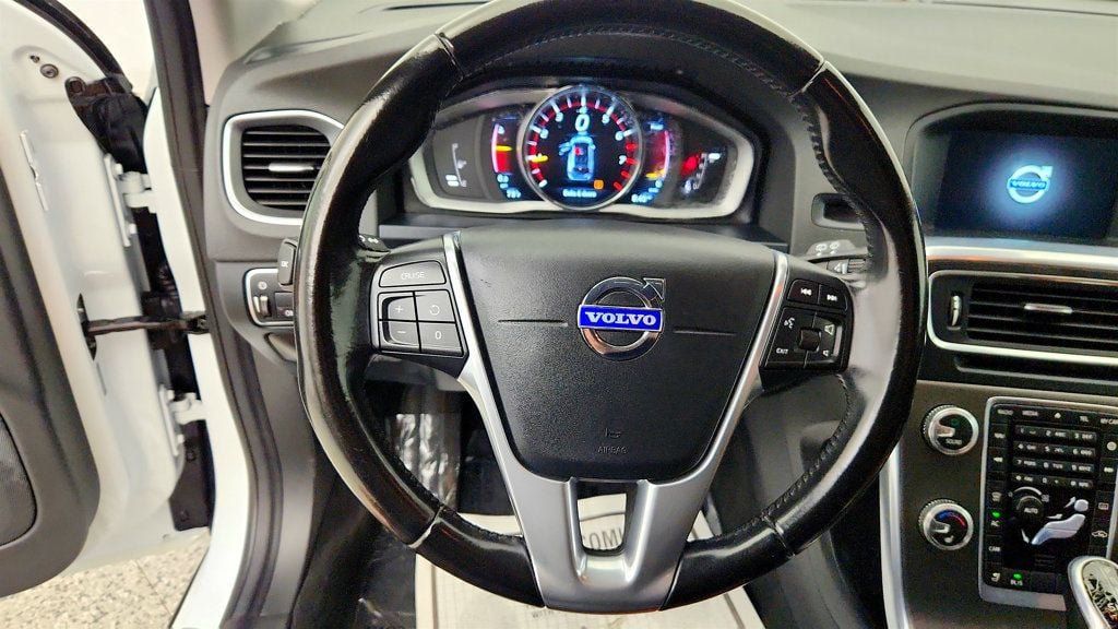 Used 2015 Volvo V60 T5 Cross Country w/ Convenience Package AWD/4WD image 14