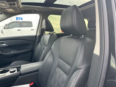 Used 2024 Nissan Rogue Platinum image 10