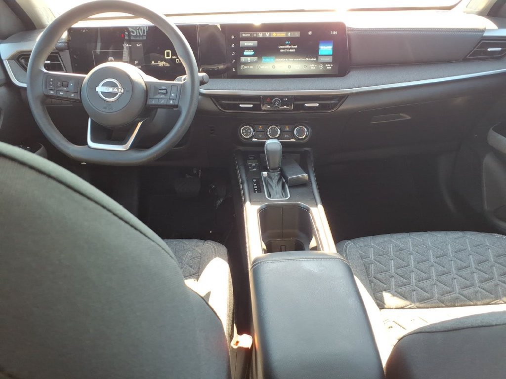 Used 2025 Nissan Kicks SV w/ Illumination Package AWD/4WD image 14