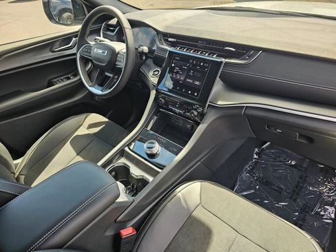 New 2025 Jeep Grand Cherokee L Altitude AWD/4WD image 16