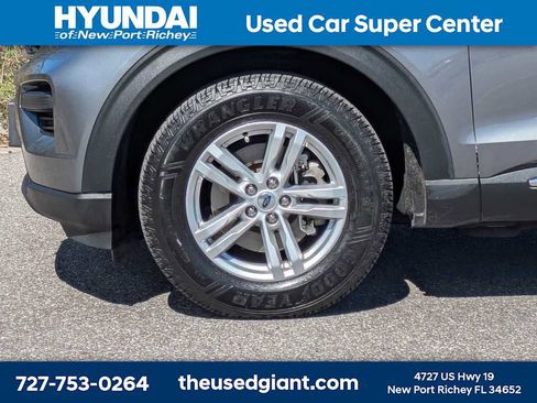 Used 2023 Ford Explorer XLT image 10