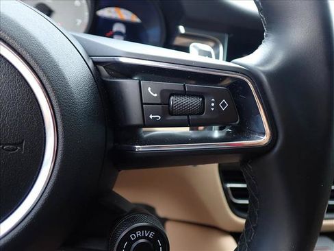 Used 2022 Porsche Macan S AWD/4WD image 18