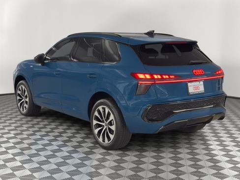 New 2026 Audi Q3 quattro 2.0T AWD/4WD image 3