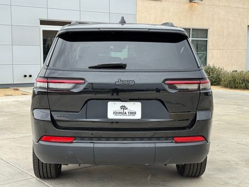 New 2025 Jeep Grand Cherokee L Altitude image 5