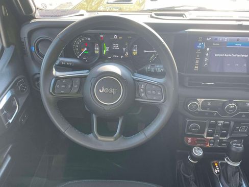 Used 2024 Jeep Wrangler Unlimited Rubicon 4xe image 15