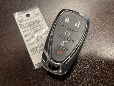 Used 2023 Chevrolet Traverse RS image 41