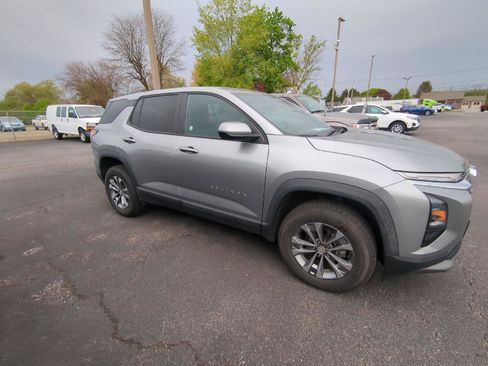 Used 2025 Chevrolet Equinox LT image 13