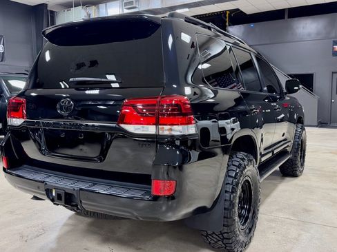 Used 2018 Toyota Land Cruiser w/ Carpet Mat Package AWD/4WD image 10