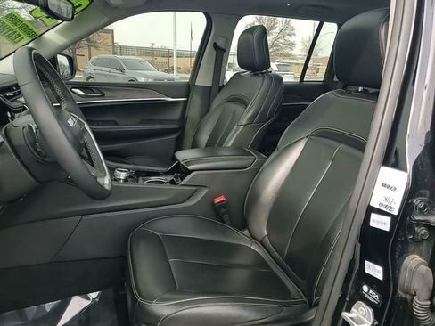 Used 2023 Jeep Grand Cherokee 4WD 4xe image 10