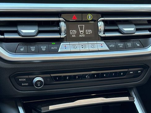 Used 2023 BMW M4 xDrive Competition w/ M Carbon Exterior Package AWD/4WD image 25