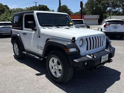 Used 2019 Jeep Wrangler Sport AWD/4WD image 7