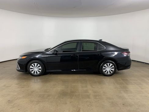Used 2022 Toyota Camry LE FWD image 16