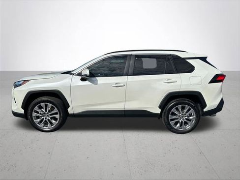 Certified 2022 Toyota RAV4 XLE Premium AWD/4WD image 11