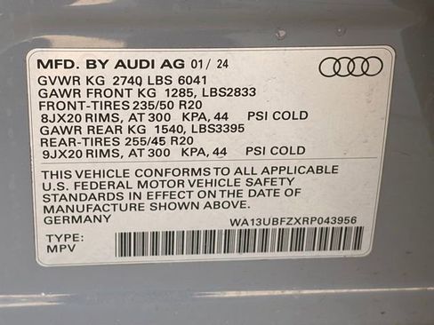 Used 2024 Audi Q4 e-tron Premium Plus w/ Premium Plus AWD/4WD image 33
