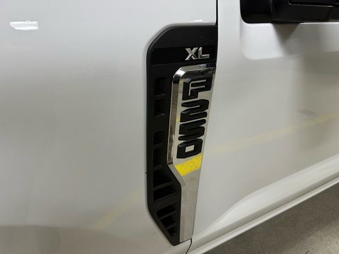 New 2026 Ford F250 XL w/ XL Chrome Package RWD image 5