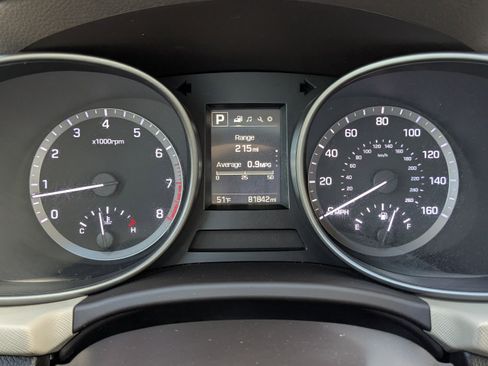 Used 2018 Hyundai Santa Fe SE image 33