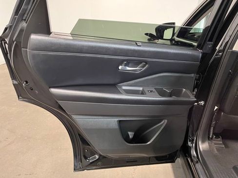 Used 2022 Nissan Pathfinder SL w/ SL Premium Package image 19