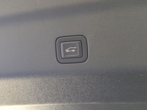 Used 2022 Chevrolet Tahoe High Country AWD/4WD image 12