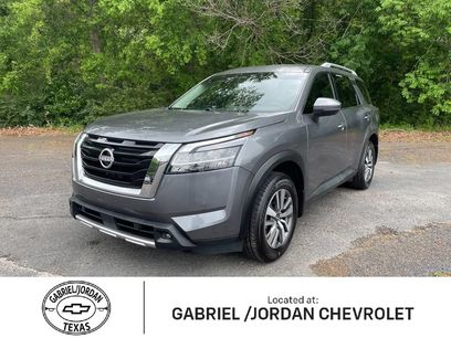 Used 2023 Nissan Pathfinder SL w/ Lighting Package (N92)