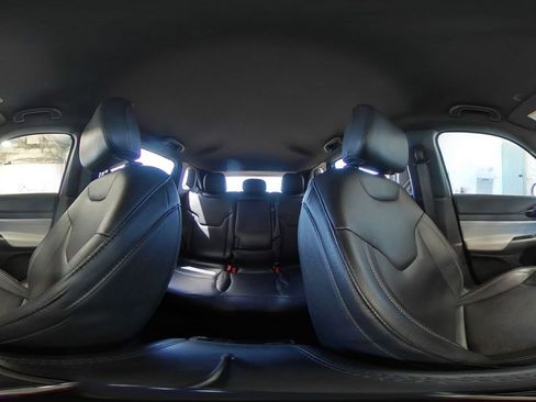 Used 2025 Jeep Compass Limited image 43