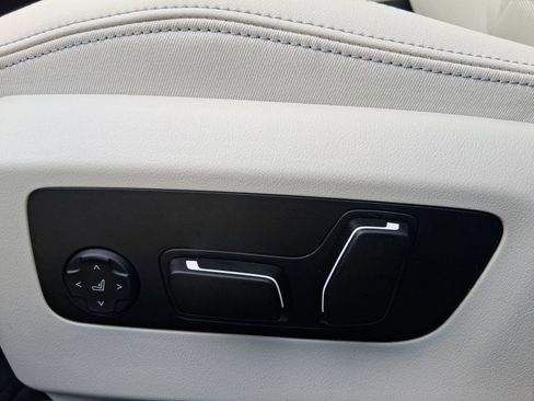 New 2026 BMW i5 eDrive40 w/ Premium Package image 12