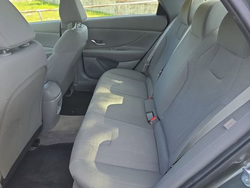 Certified 2024 Hyundai Elantra SE image 14